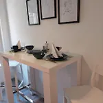Gemuetliches, Voll Ausgestattetes Apartment *